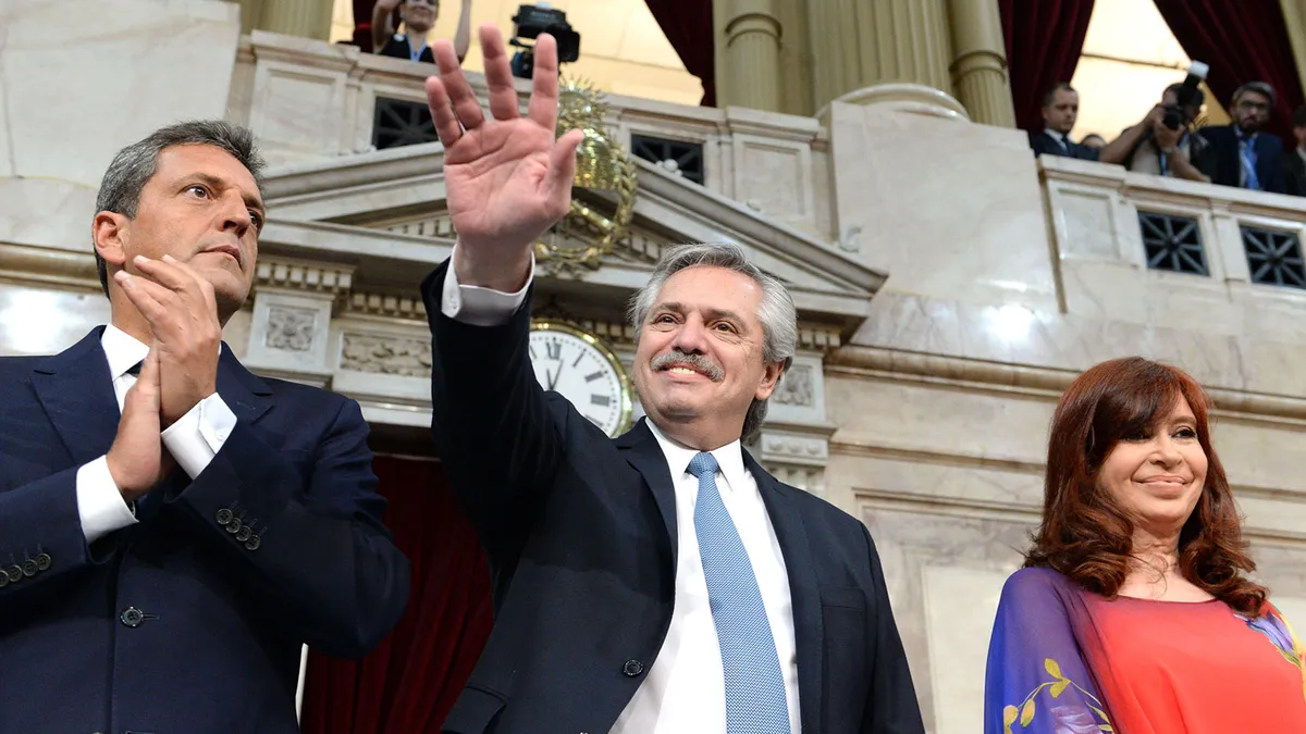 cristina-fernandez-alberto-fernandez-y-sergio-massa3jpg