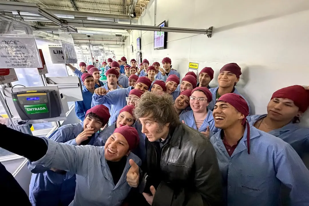 Hoy recibimos la visita del Presidente de la Nación, Javier Milei, quien recorrió nuestras plant