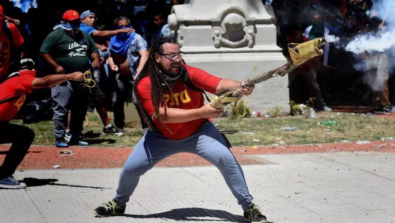 hombre-mortero-1jpg